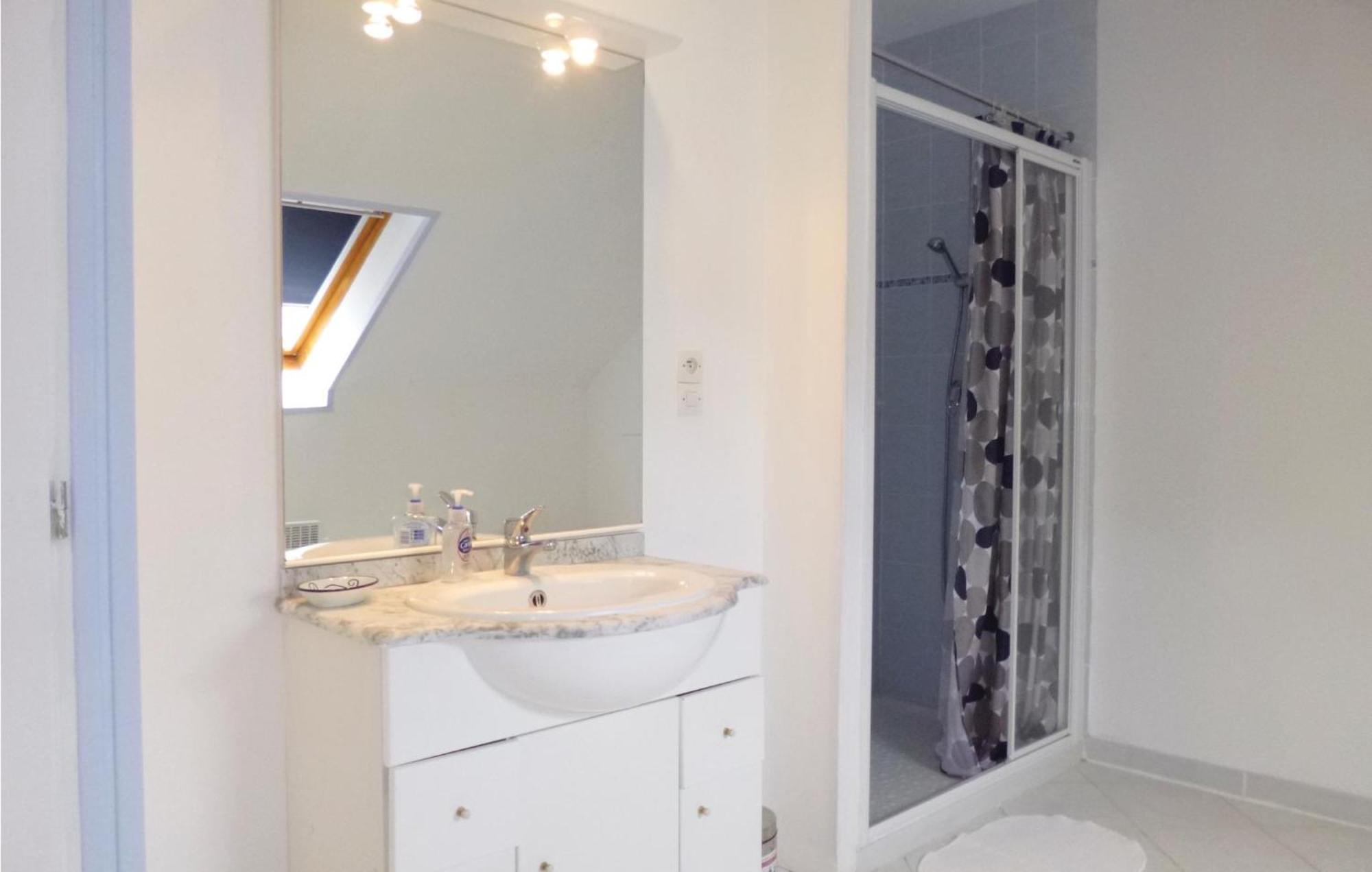 3 Bedroom Cozy Home In Brucheville Carentan-les-Marais Dış mekan fotoğraf