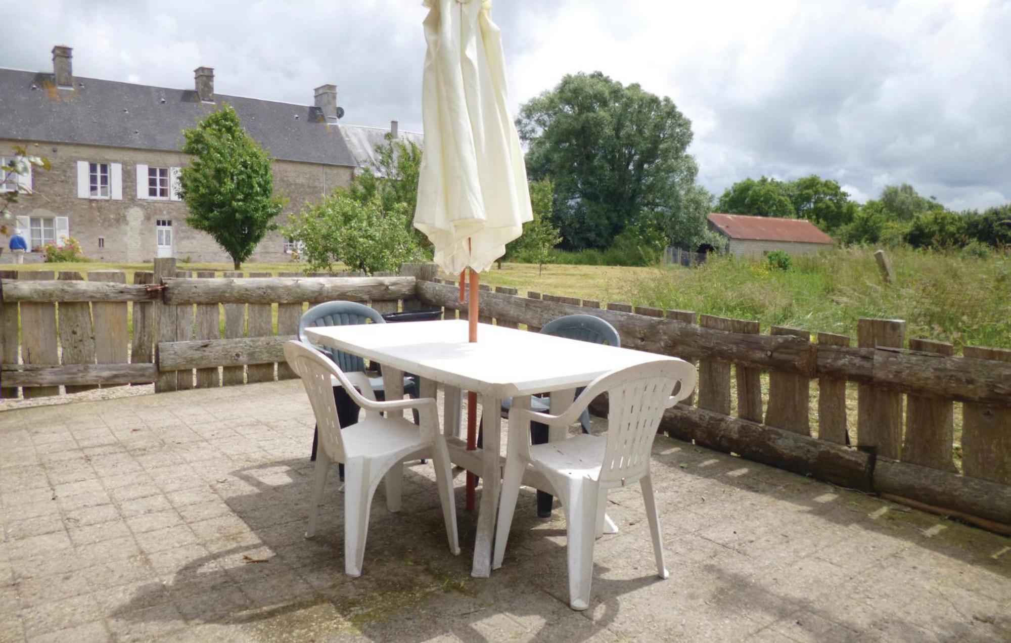 3 Bedroom Cozy Home In Brucheville Carentan-les-Marais Dış mekan fotoğraf